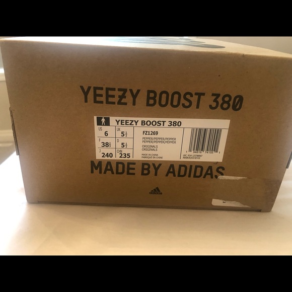 Yeezy 380 Boost Pepper Sneakers - Picture 6 of 7